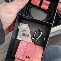[S] MICHAEL KORS 36F2LGFL0B GIFTING AIRPOD CASE,TEA ROSE, 196163789965 (SMK329)