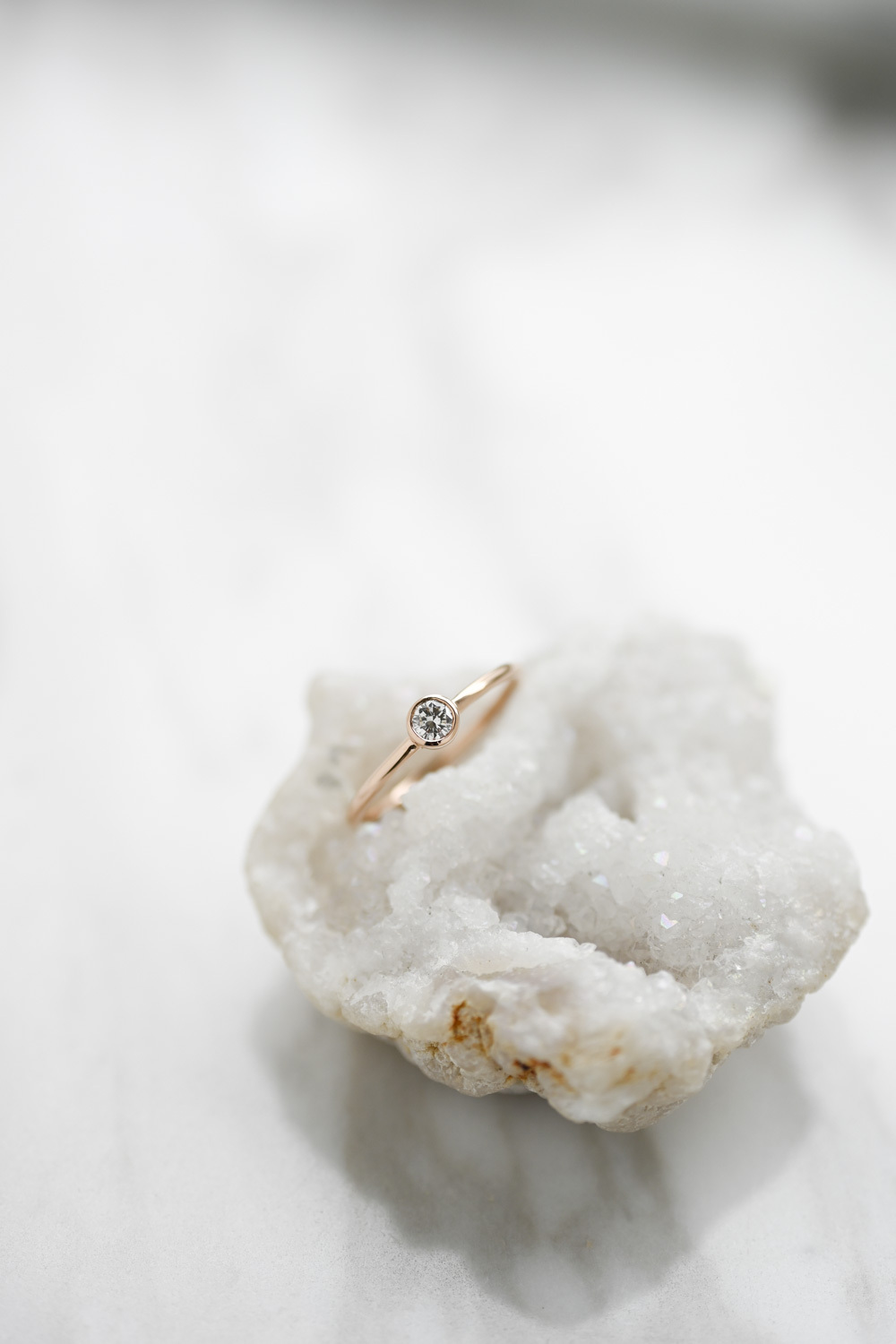 18K Single Bubble Little Diamond Ring