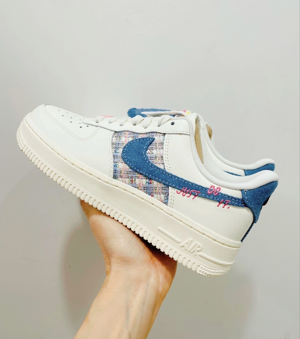 NIKE AIR FORCE 1  JUST DO IT 牛仔藍 小香風