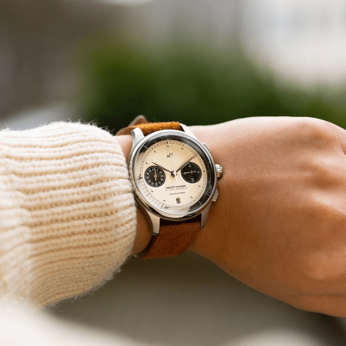 1934 Telechron - Steel / Off White & Black