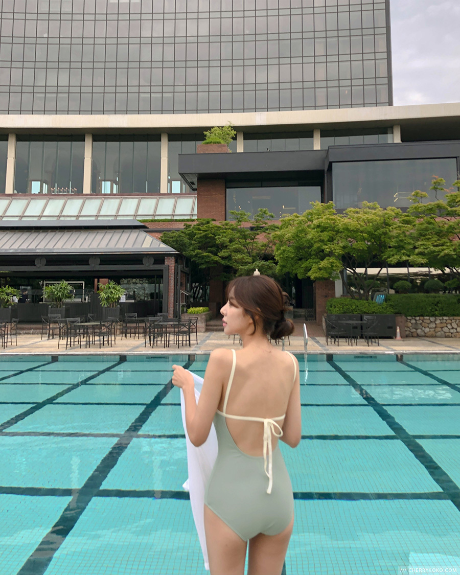 韓國Cherrykoko授權 韓系低調性感白滾邊連身泳裝