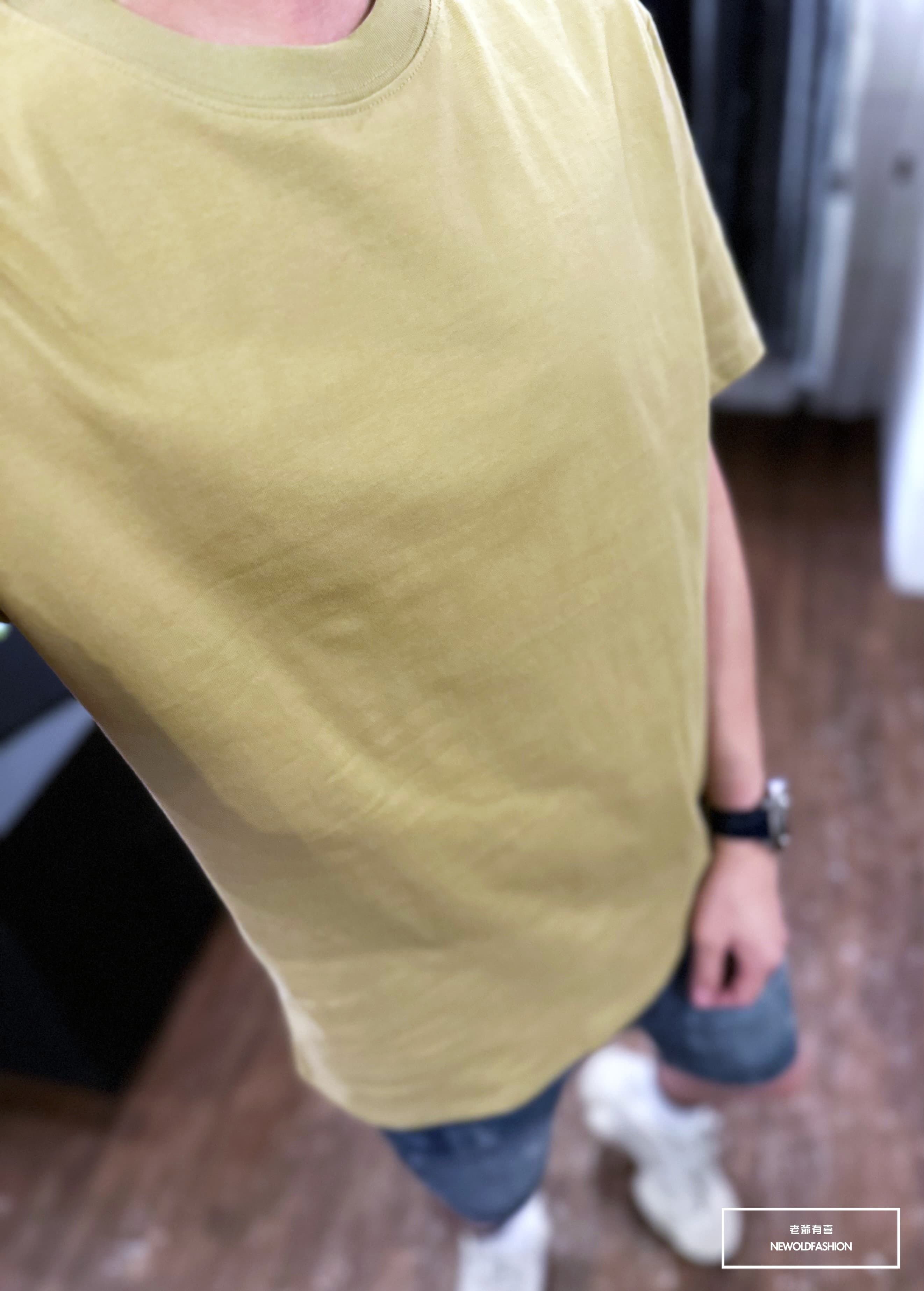 『新品上市』重磅全素修身剪裁短T(NOF2303C40001)-土黃
