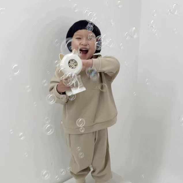 奶茶色貓咪泡泡機