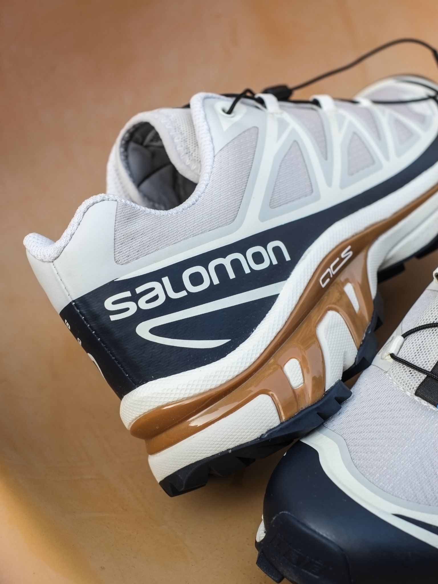 ウェザーニュース Salomon XT-6 27.5 白 - 靴