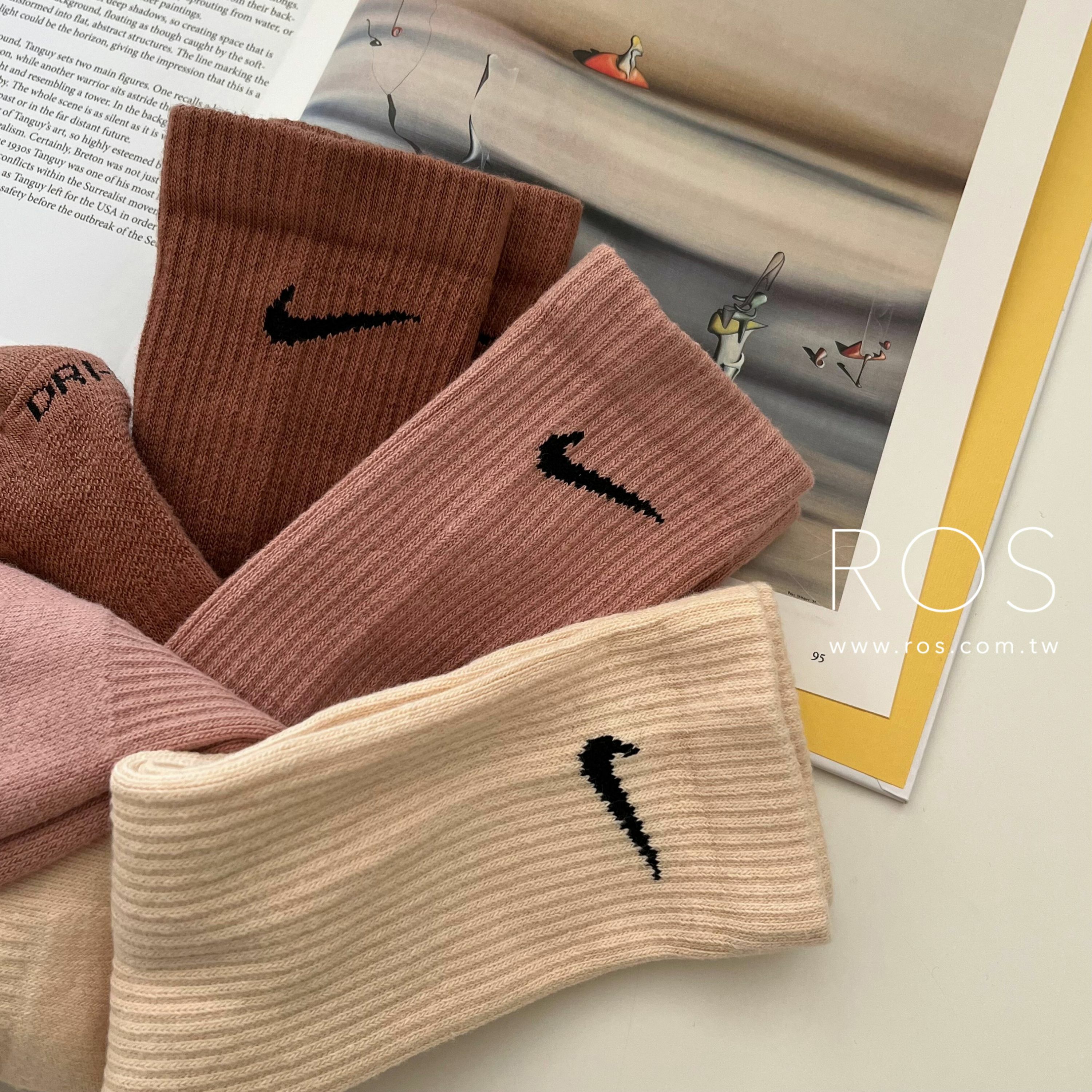 Nike 乾燥玫瑰小勾中筒襪