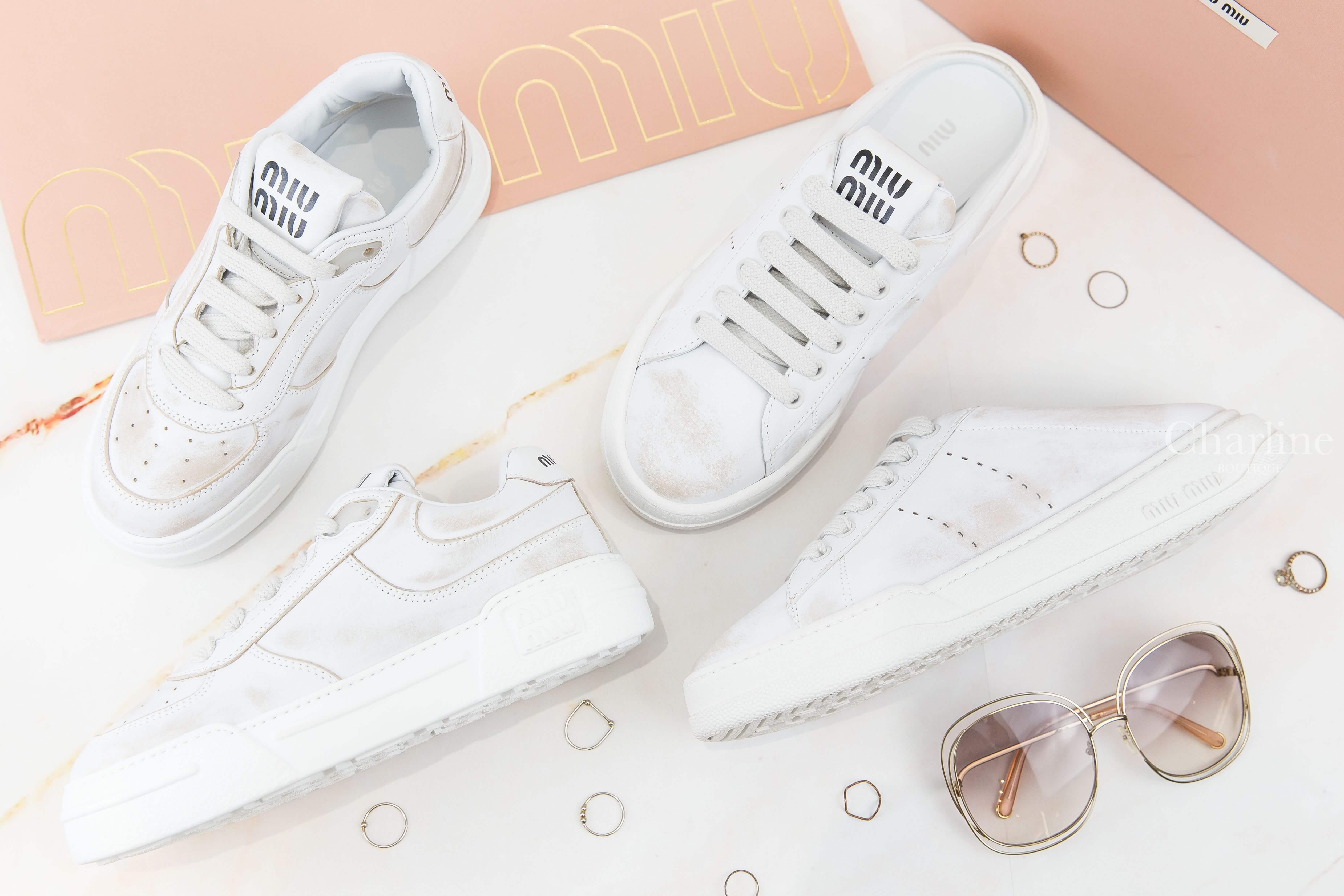 MiuMiu Bleached Leather Sneakers 白色黑色字母仿舊皮革運動鞋,MiuMiu Bleached Leather Sneakers 白色黑色字母仿舊皮革穆勒鞋-Charline Boutique 精品代購