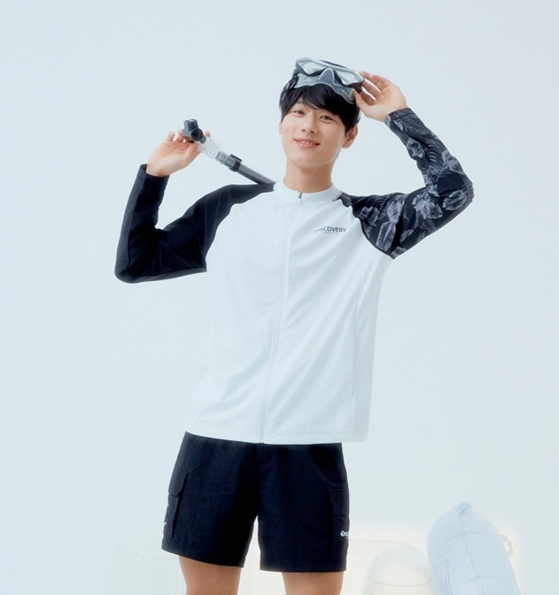 韓國代購 Discovery Expedition 寬鬆 全拉鍊 防曬衣 泳裝 拼色 男 APR-