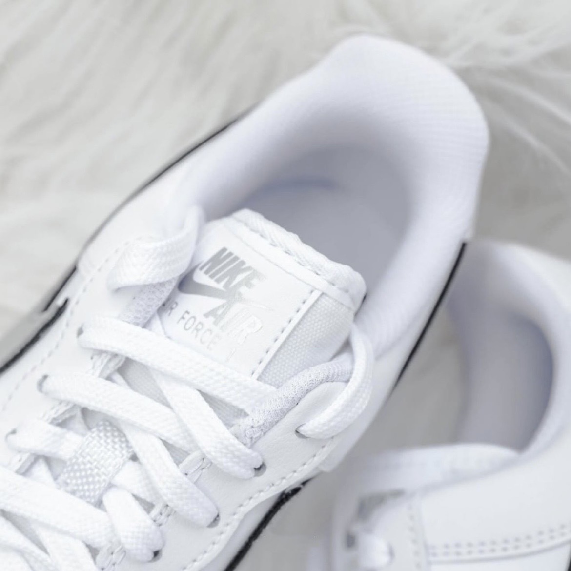 NIKE AIR FORCE 1 LOW 07 Essential 液態銀 DD1523-100