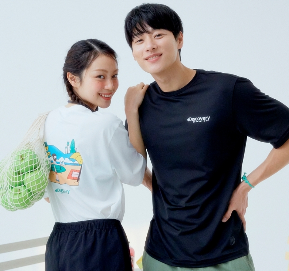 韓國代購 Discovery Expedition  沙灘卡通圖案 防水短袖 TEE 上衣 黑/白 APR