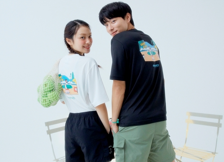 韓國代購 Discovery Expedition  沙灘卡通圖案 防水短袖 TEE 上衣 黑/白 APR