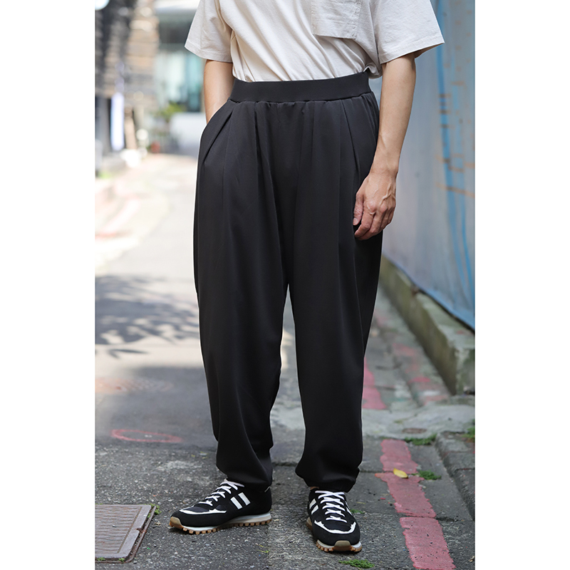 Jackman Grace Gather Pants Ink Black