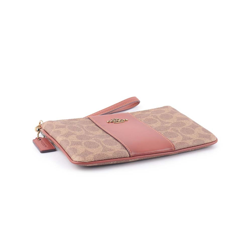 【COACH 】專櫃款經典CC Logo 撞色小款手拿包(焦糖/紅棕色)