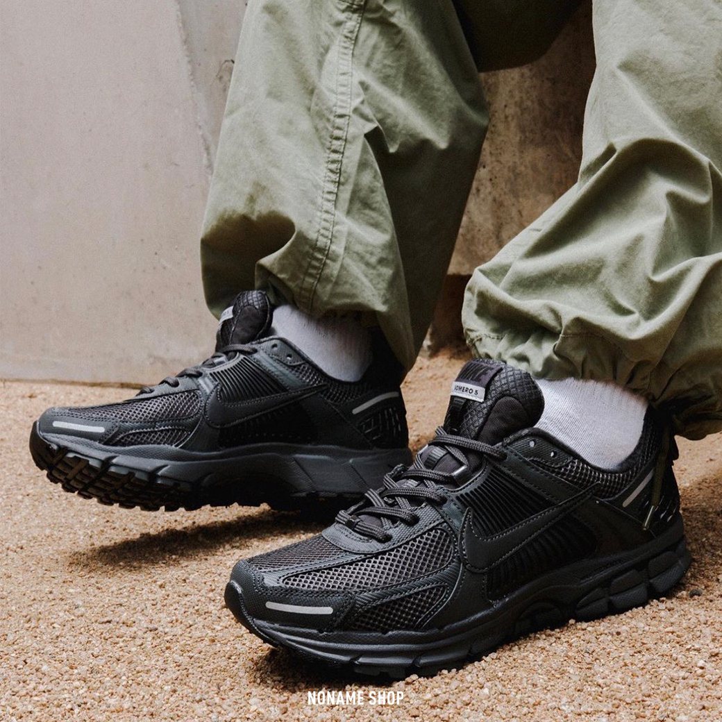 NIKE ZOOM VOMERO 5 復古 運動鞋 武士黑 (男款)