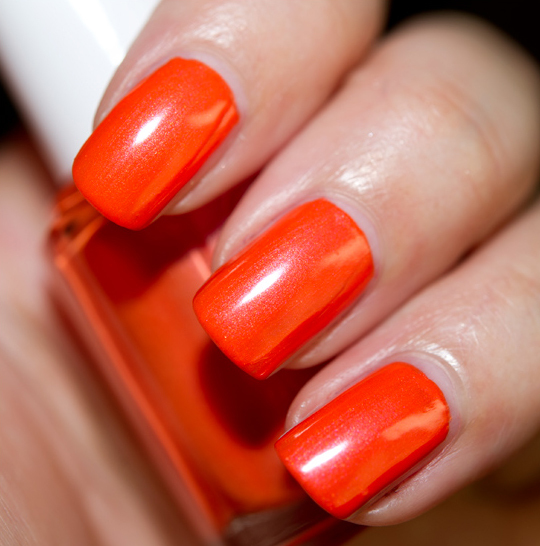 Essie 指甲油 - Brazilliant - 754