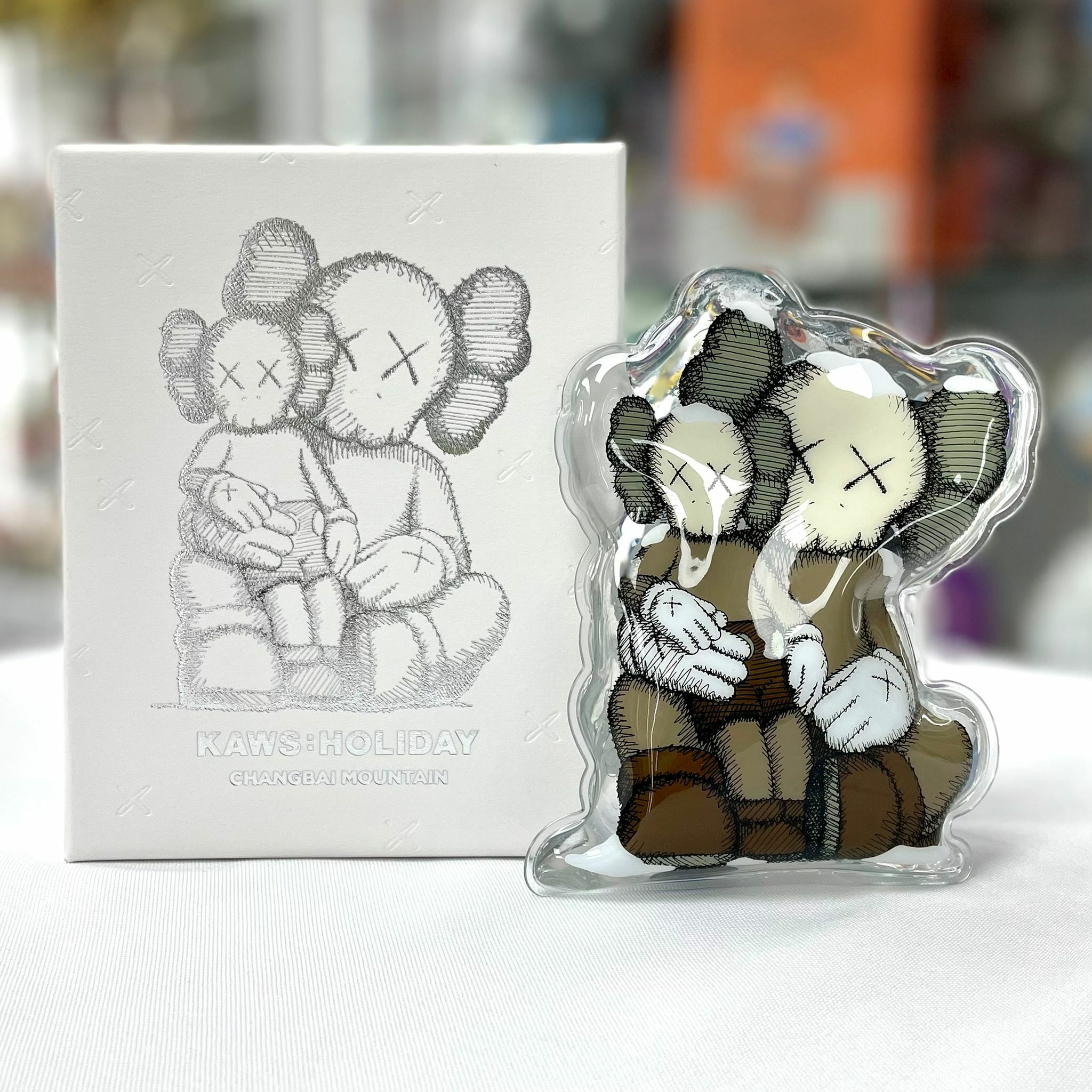 KAWS:HOLIDAY CHANGBAI MOUNTAIN - Hand Warmer