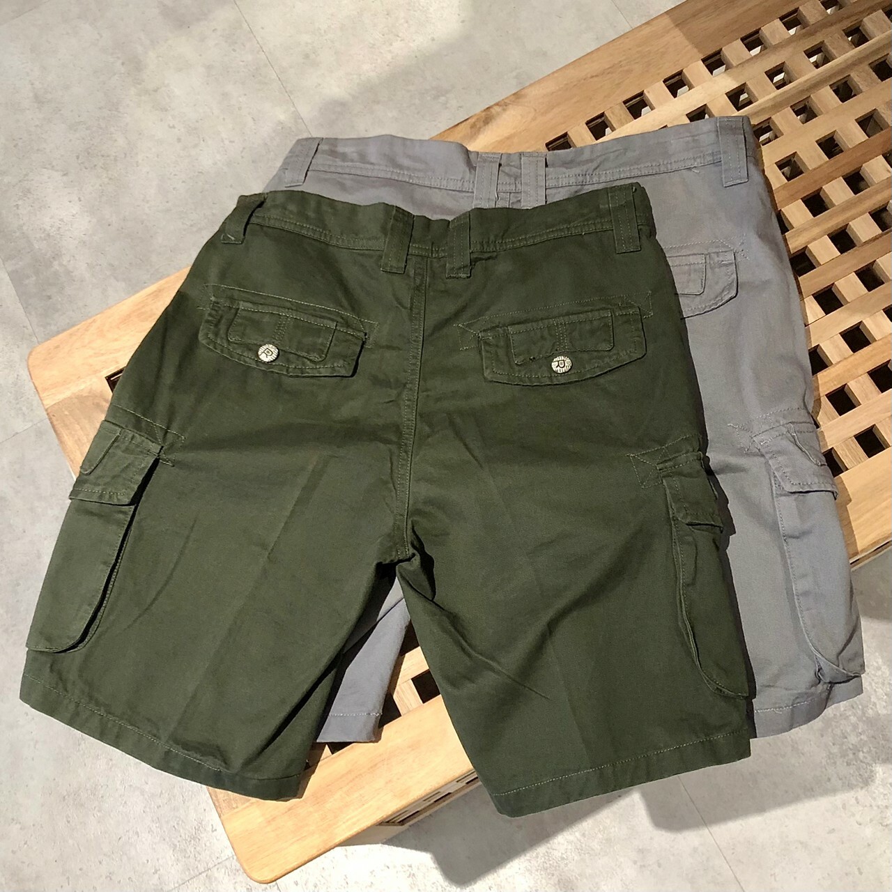 Super Jeans 縫線大口袋工裝短褲