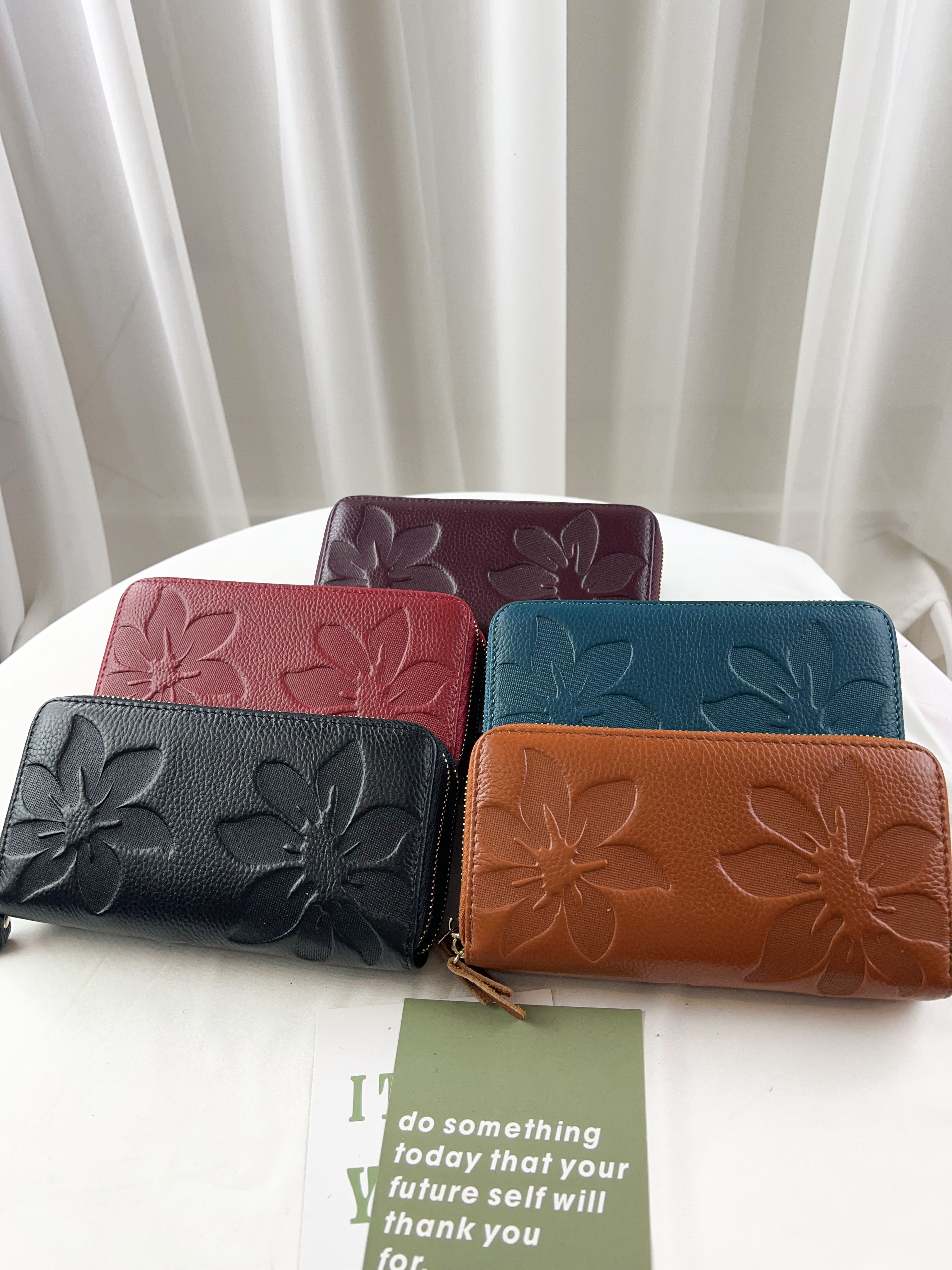 壓紋花朵真皮牛皮拉鍊長夾  #SM-8348