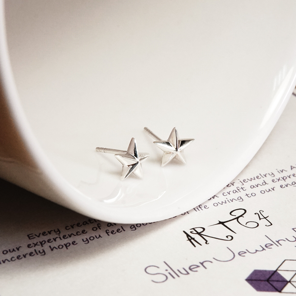 榮耀勳章 星星鉚釘 925純銀 針式耳環