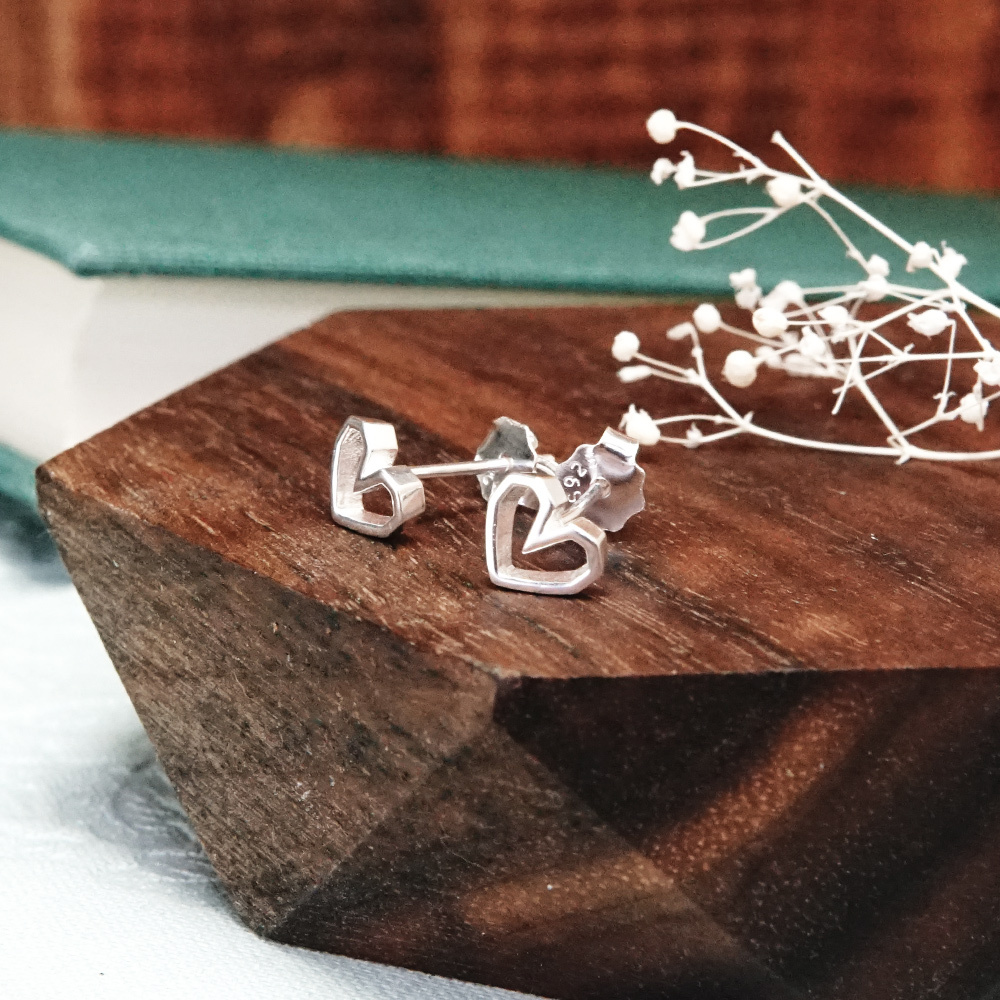 磨不去的稜角 鏤空愛心 925純銀 針式耳環