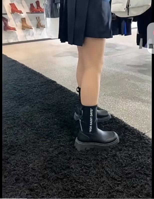 OFF WHITE  厚底拼接中筒雨靴OWIE016F22MAT0011001