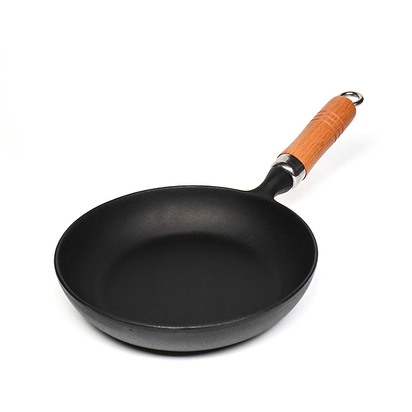 【岩鑄】歐姆蛋木柄平底鍋-18cm