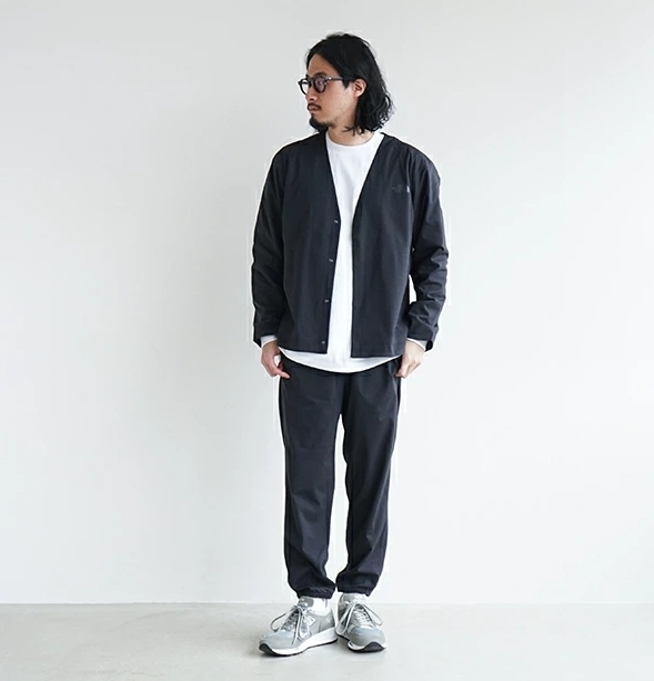 日本代購 THE NORTH FACE 北臉 開衫外套 輕便外套 戶外 抗紫外線 長袖 藍/黑 APR-