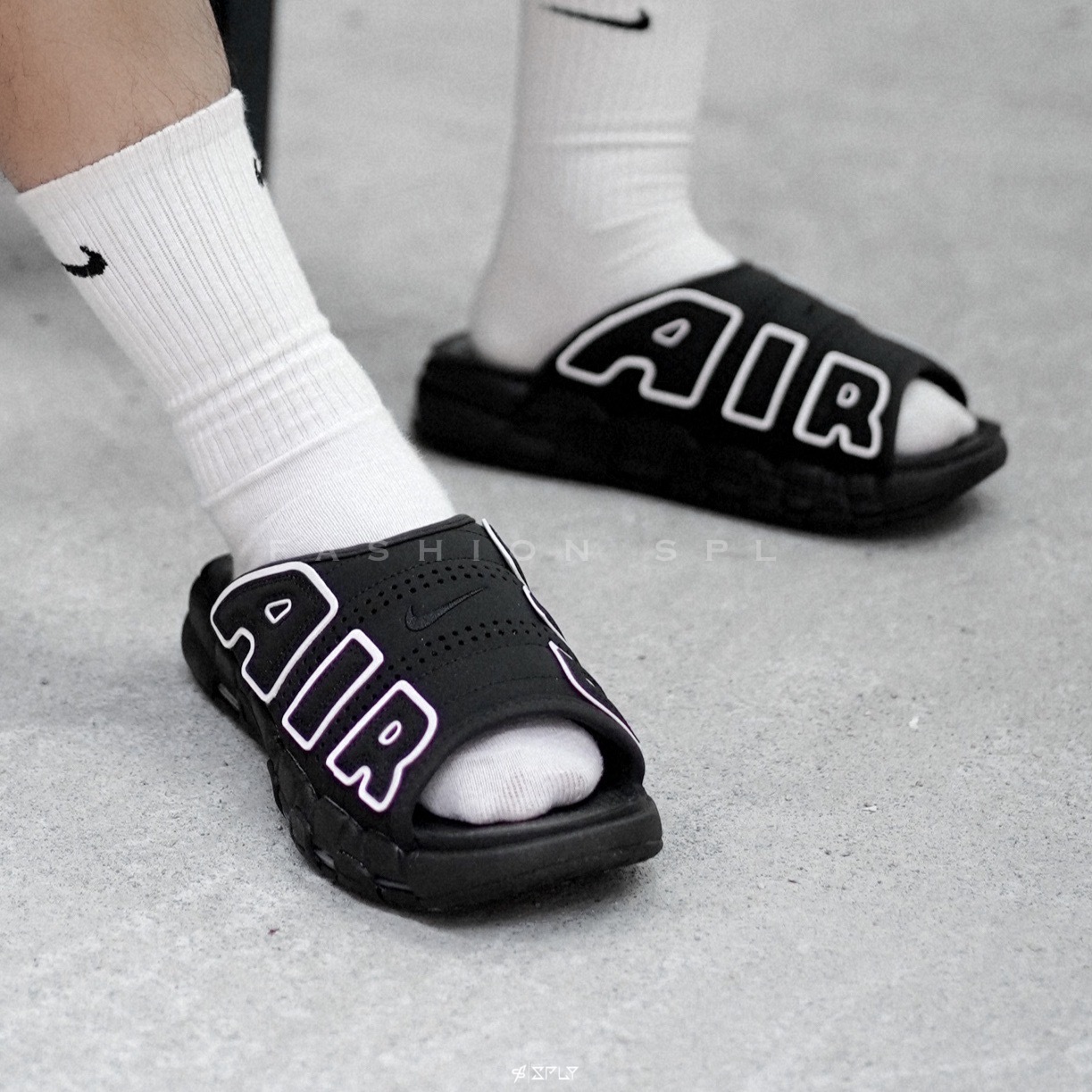 Nike Air More Uptempo Slide 黑白大AIR 拖鞋 FD5983-001