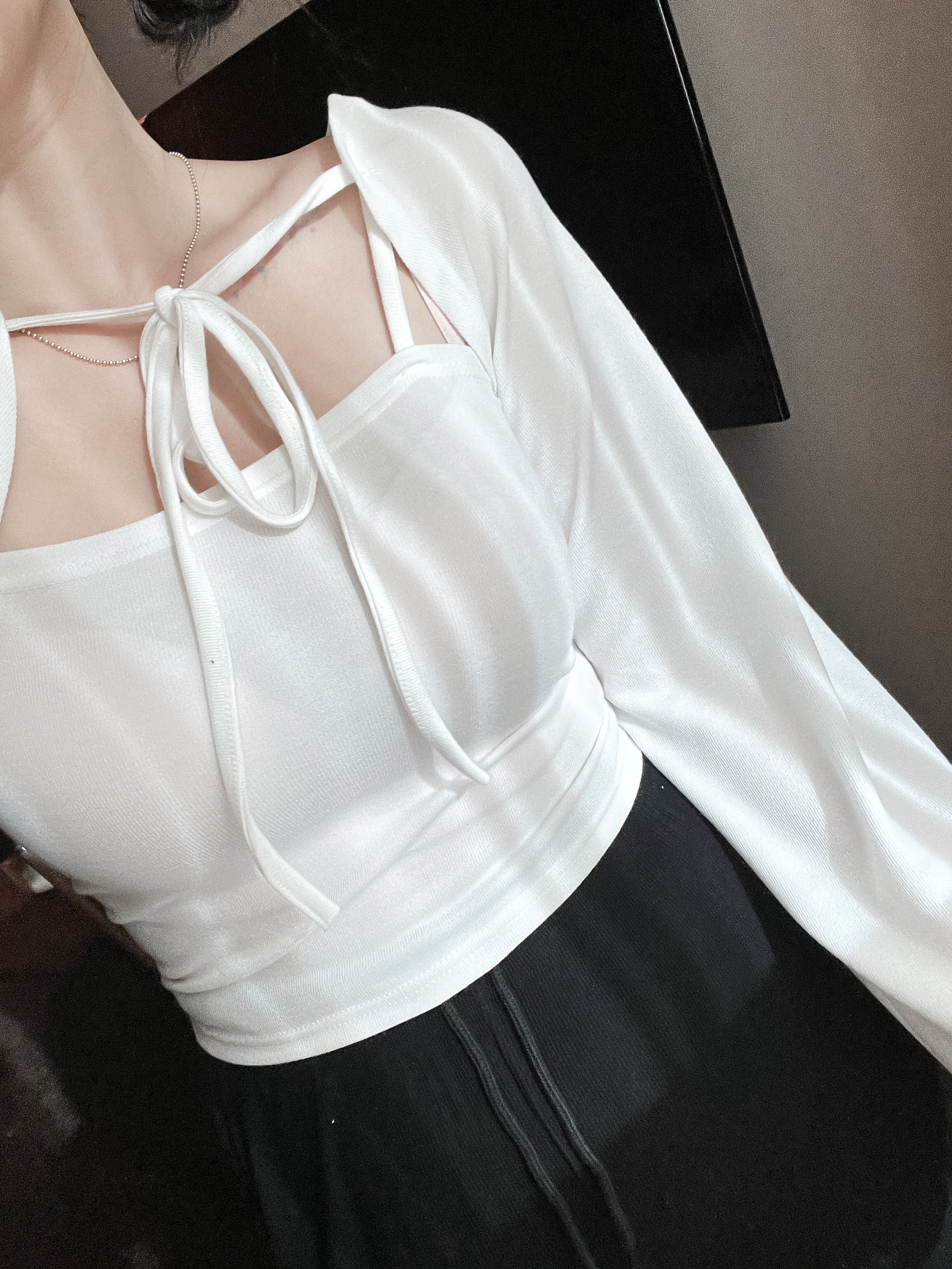 〈17/4～21/4 連線DAY 2〉B&W綁帶Top Set