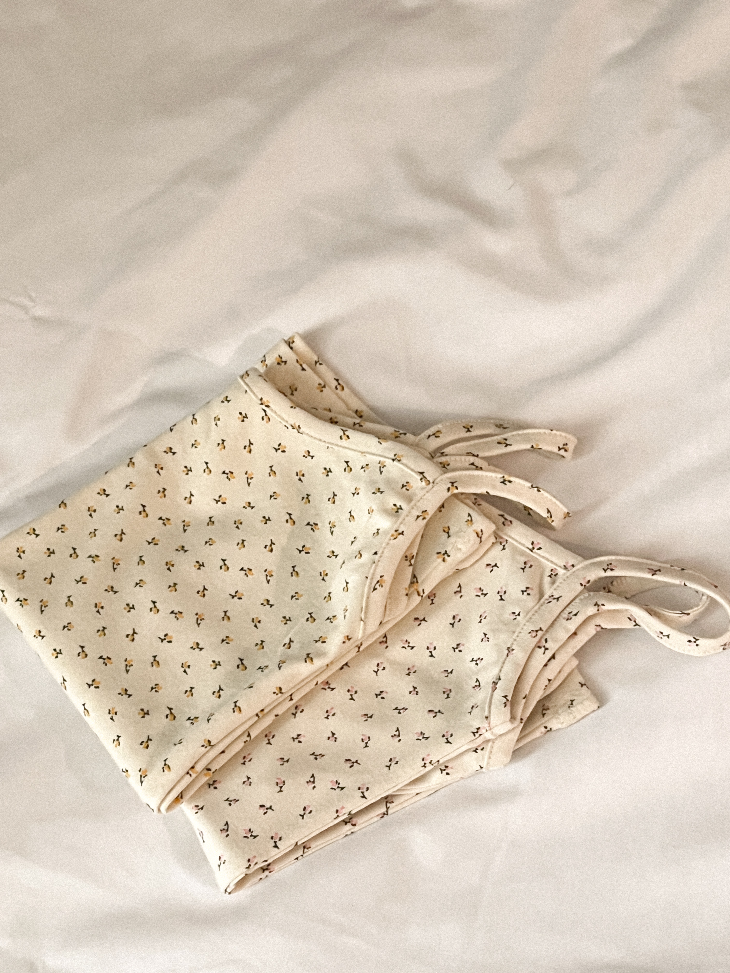 〈17/4～21/4 連線DAY 2〉內搭超好看！碎花小背心