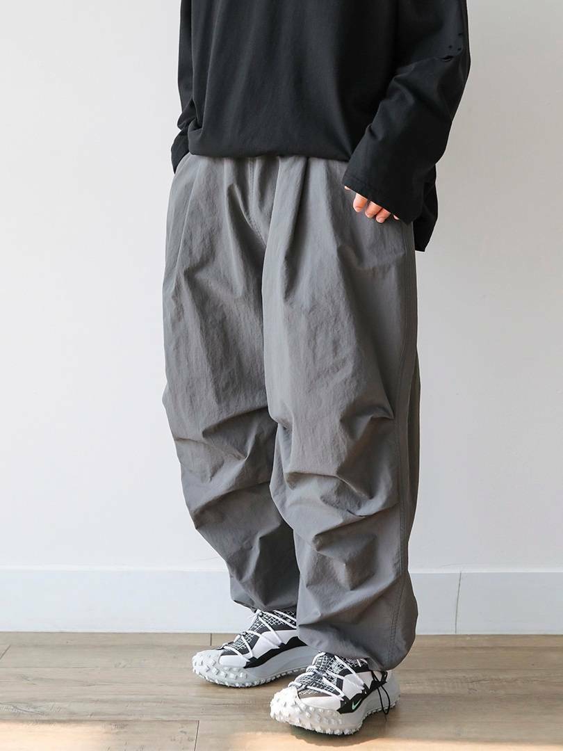 深褶尼龍氣球休閒褲