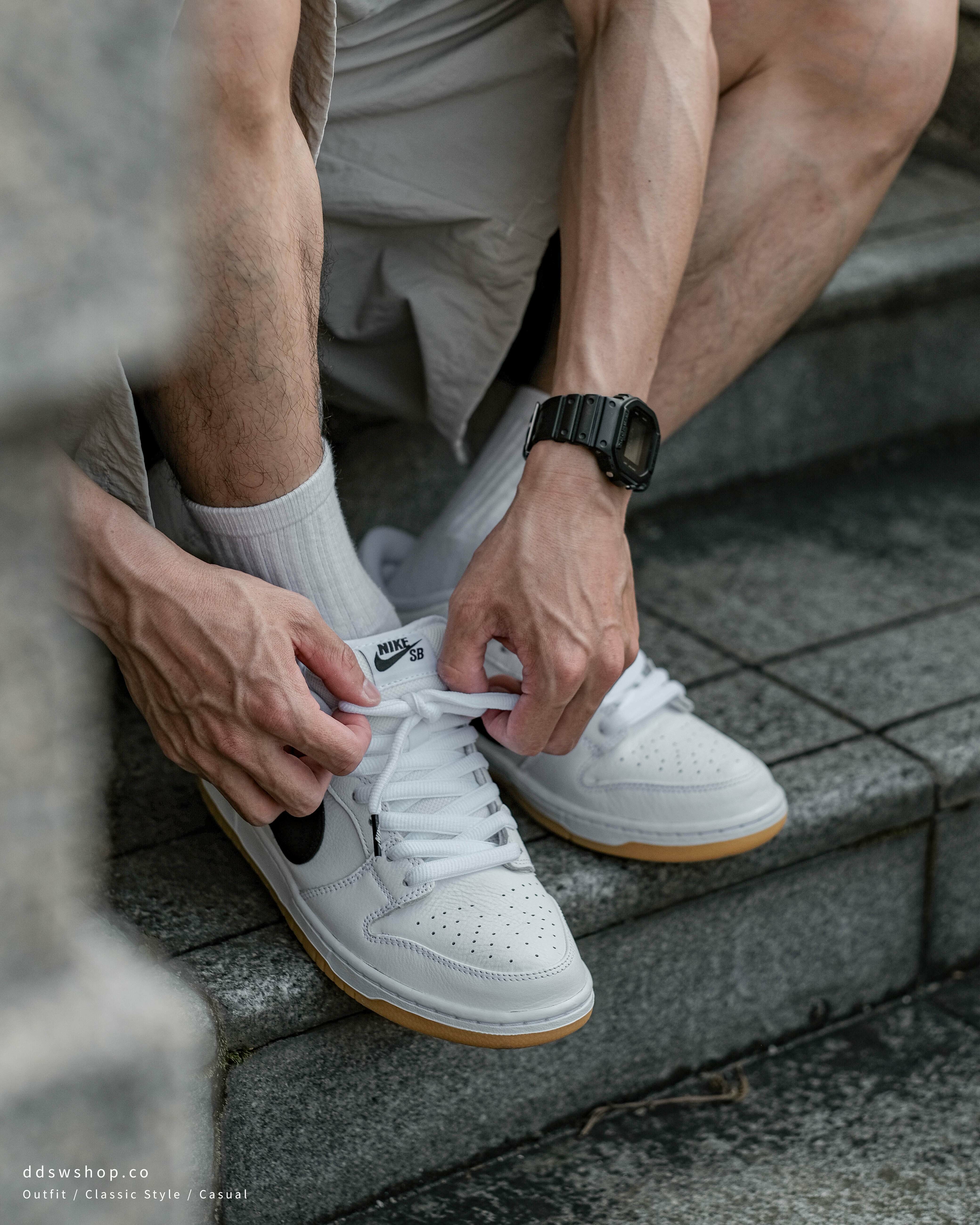 Nike SB Dunk Low 'White/Black Gum' 黑白熊貓焦糖底白色黑色