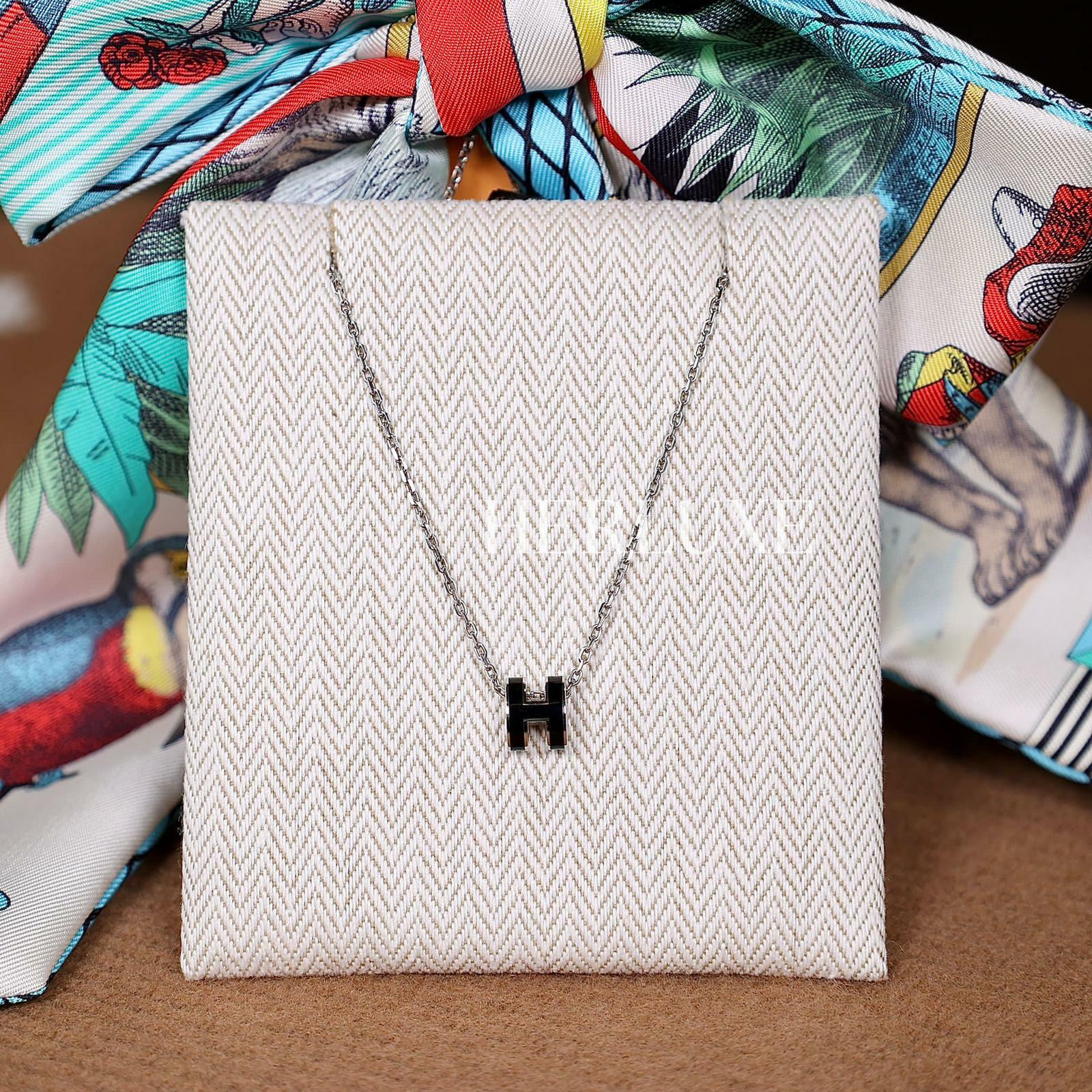 Mini pop H necklace 89 noir CK