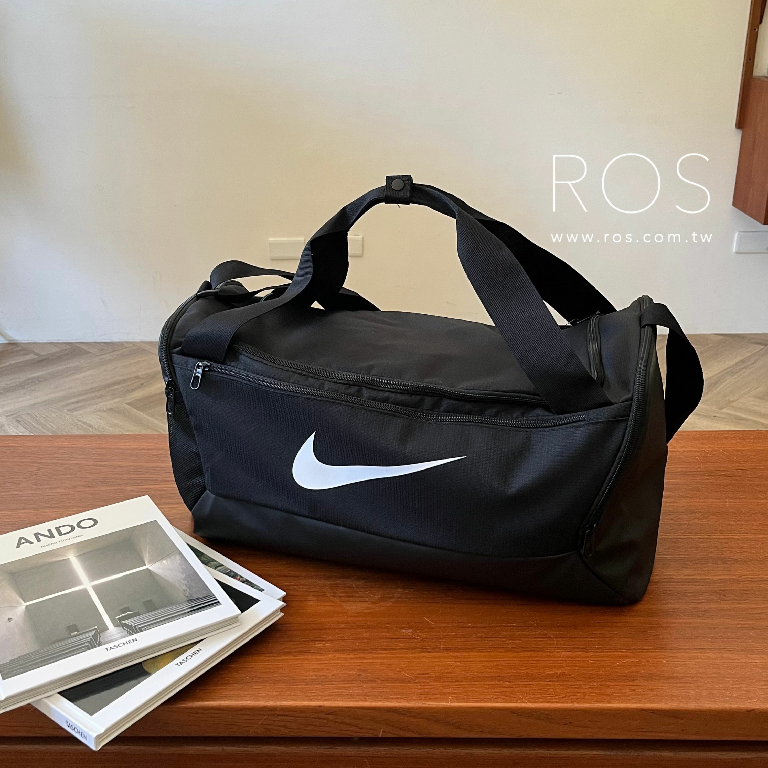 Nike 大勾旅行袋 黑(內裡灰色)