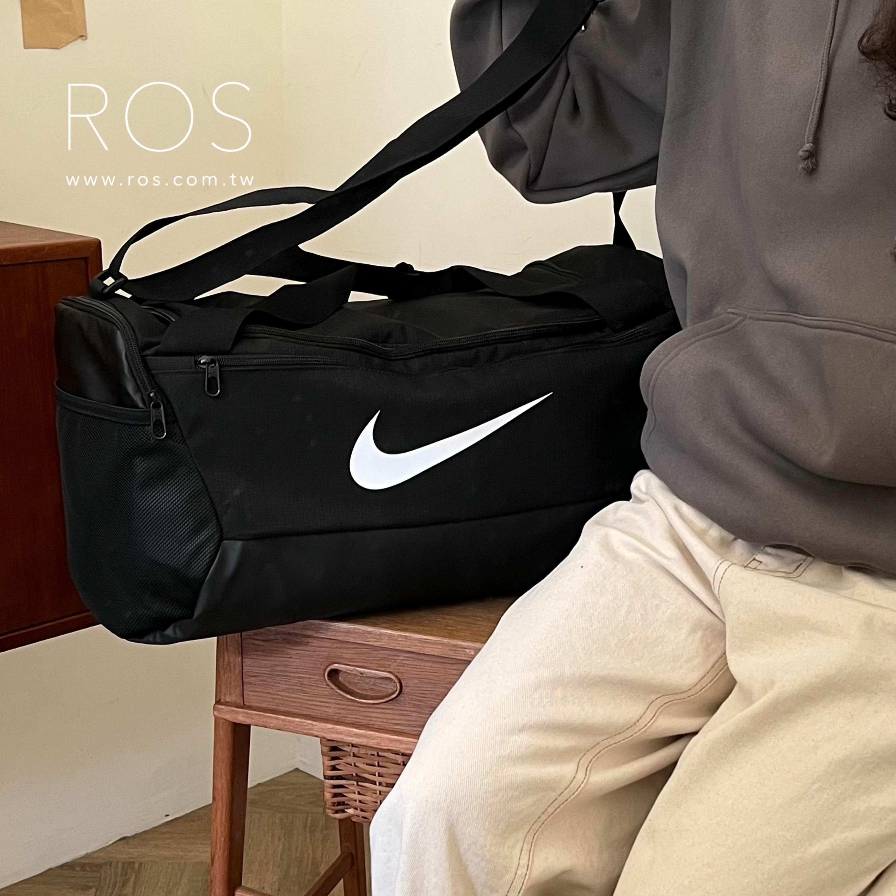 Nike 大勾旅行袋 黑(內裡灰色)