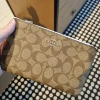 [S] COACH 6648 SIGNATURE LARGE CORNER ZIP WRISTLET,IM/KHAKI/CHALK, 195031083952 (SCO359)