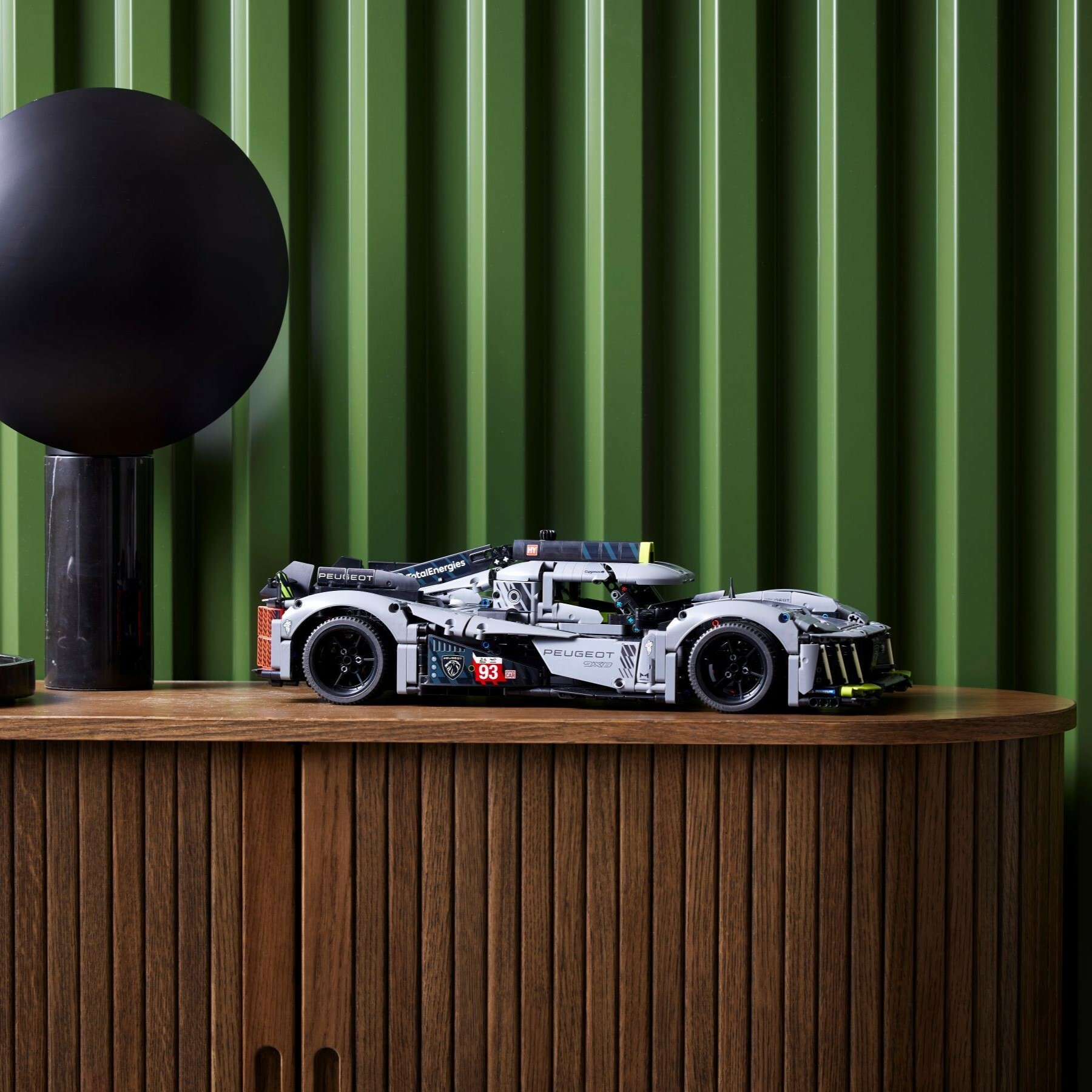 鬼瓦　大 LEGO 42156 科技系列「Peugeot 9X8 超級賽車」飛馳賽道的極速雄