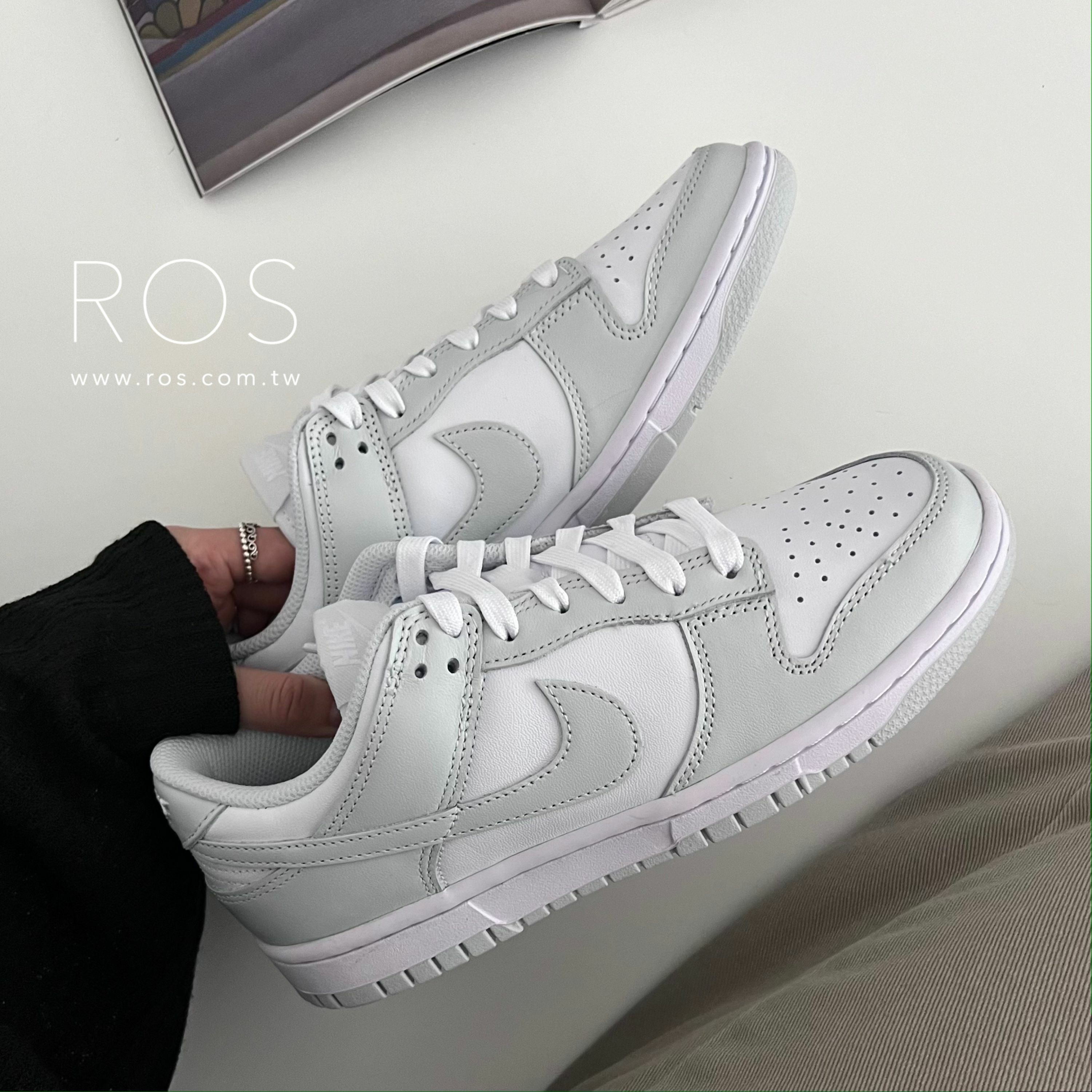 Nike Dunk Low 灰白 (女款)