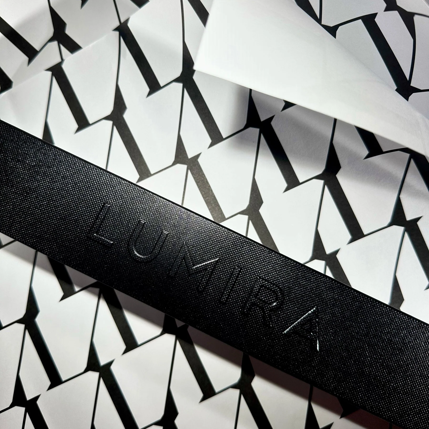 LUMIRA Arabian Oud 阿拉伯沉香 香紙