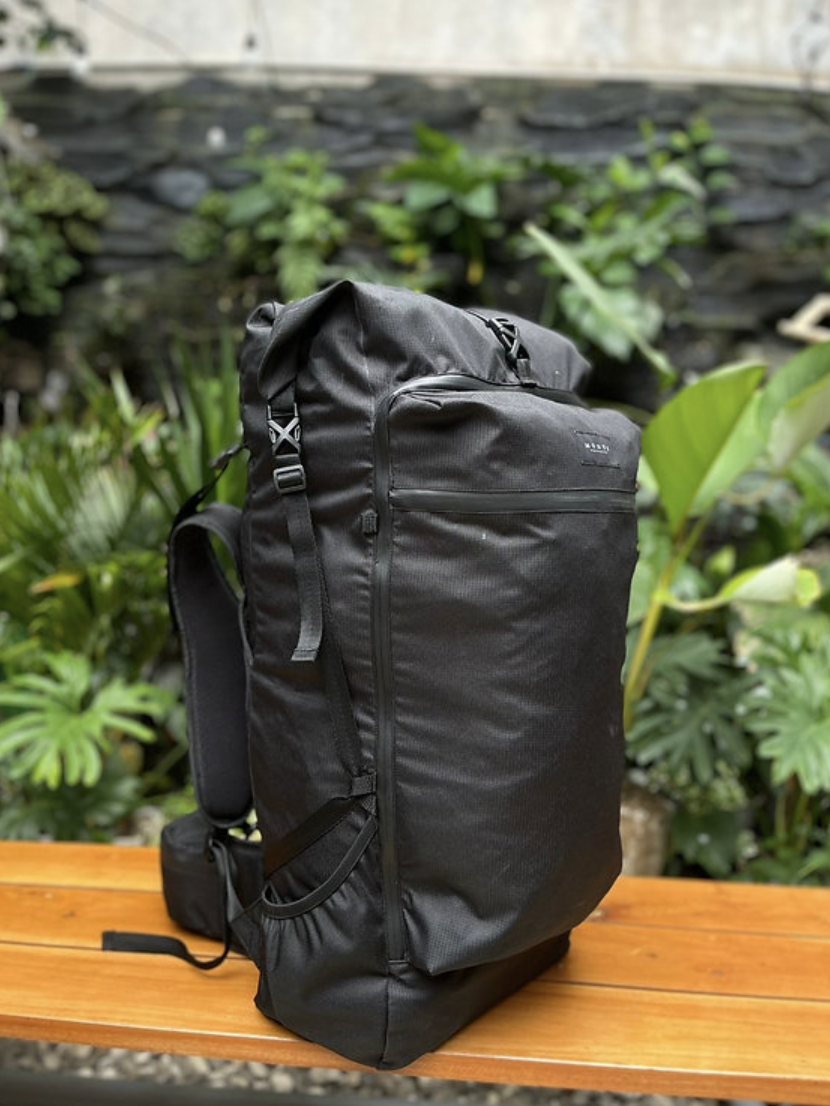 Monte Equipment Chimera 50L + 10L Black Backpack 輕量大容量背包