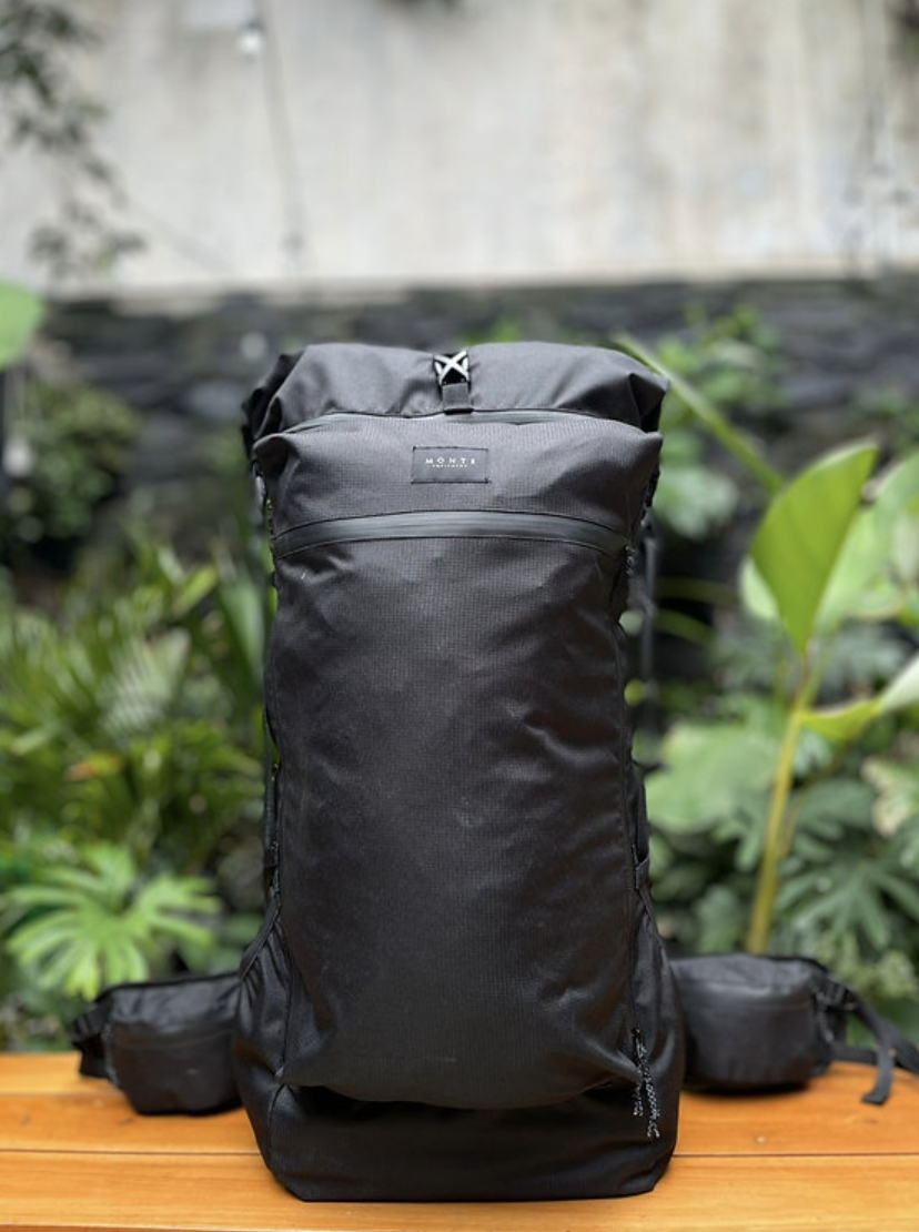 Monte Equipment Chimera 50L + 10L Black Backpack 輕量大容量背包