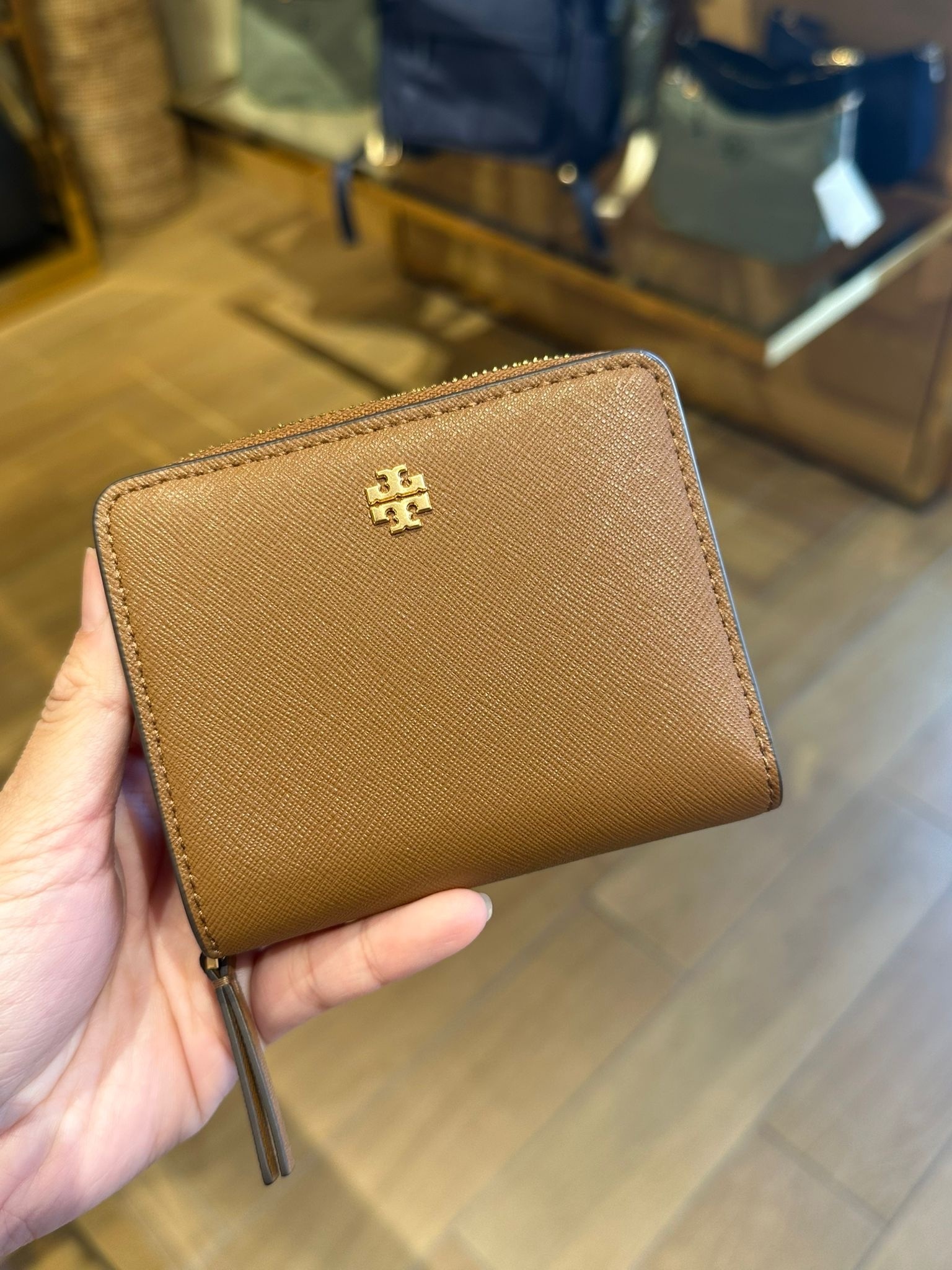 Tory Burch Eremson Zip Wallet