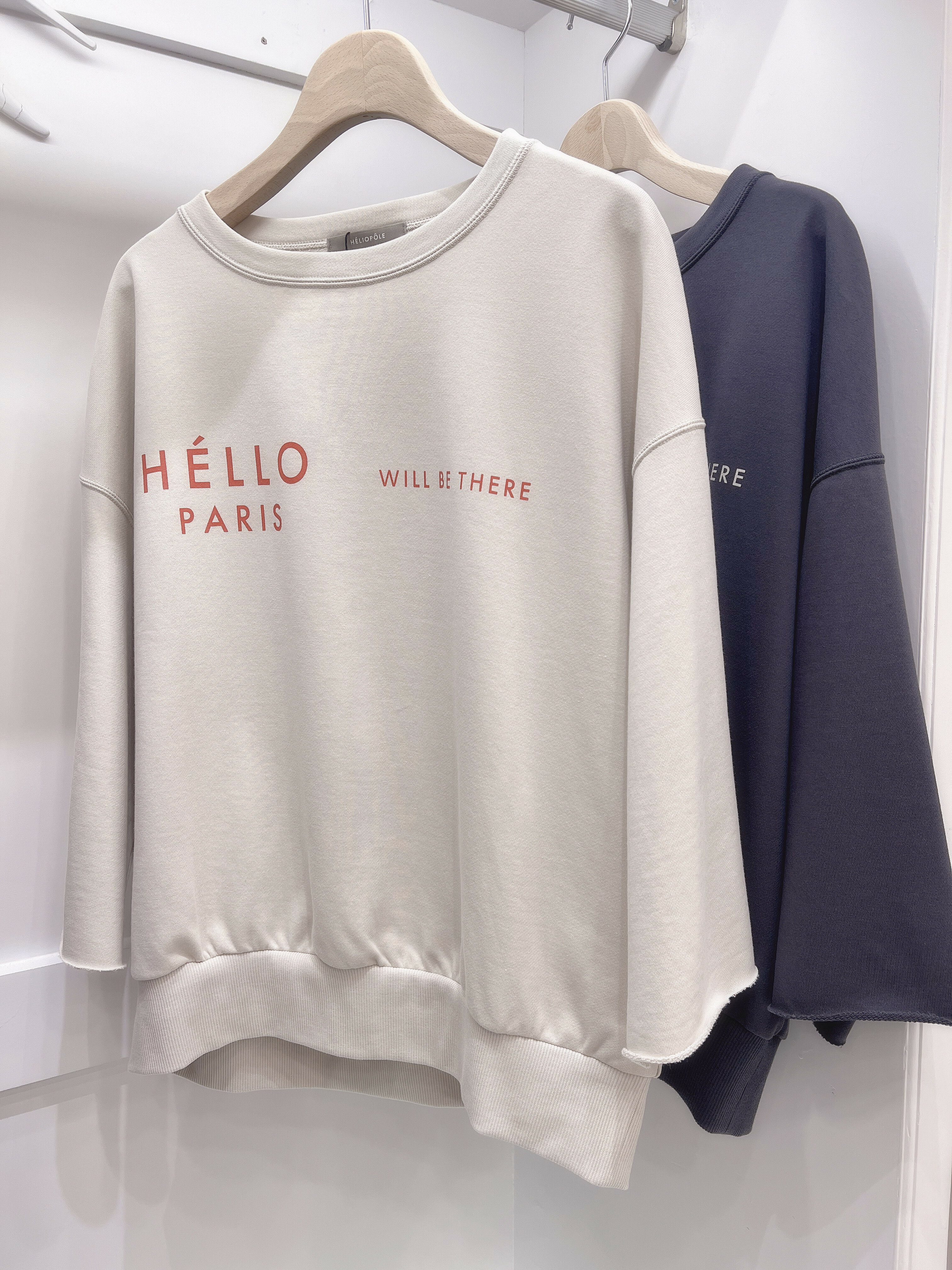 字母七分袖上衣