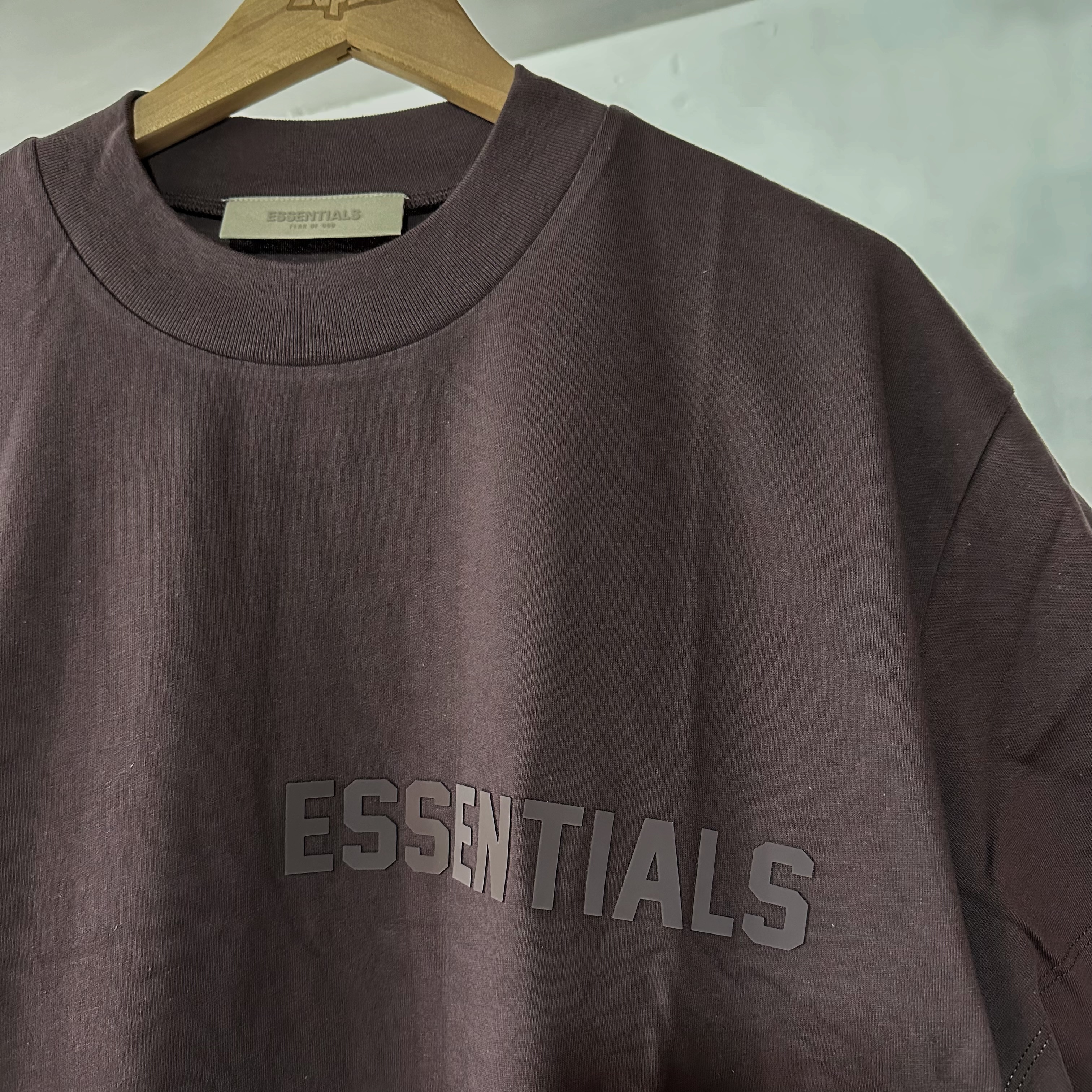 Fear Of God Essentials Silicon Logo Tee plum