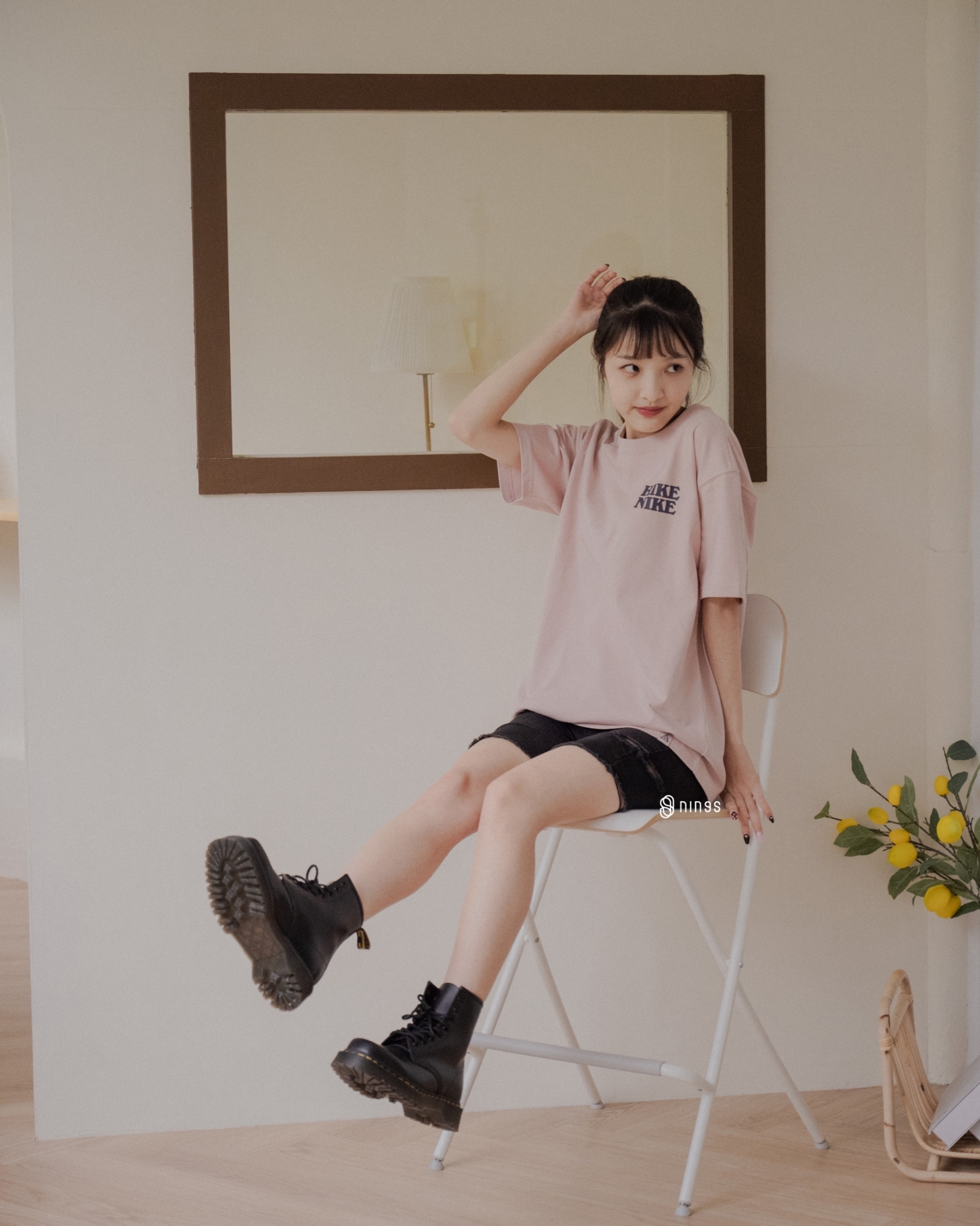 【現貨】DR.MARTENS 方頭 八孔高筒靴 27886001