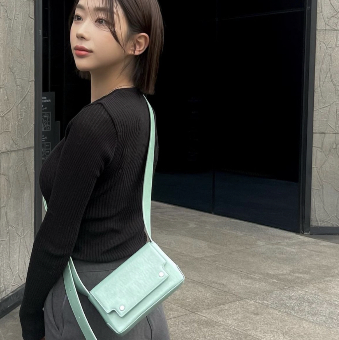 #現貨供應 FIND KAPOOR MARC 18 翻蓋 郵差包