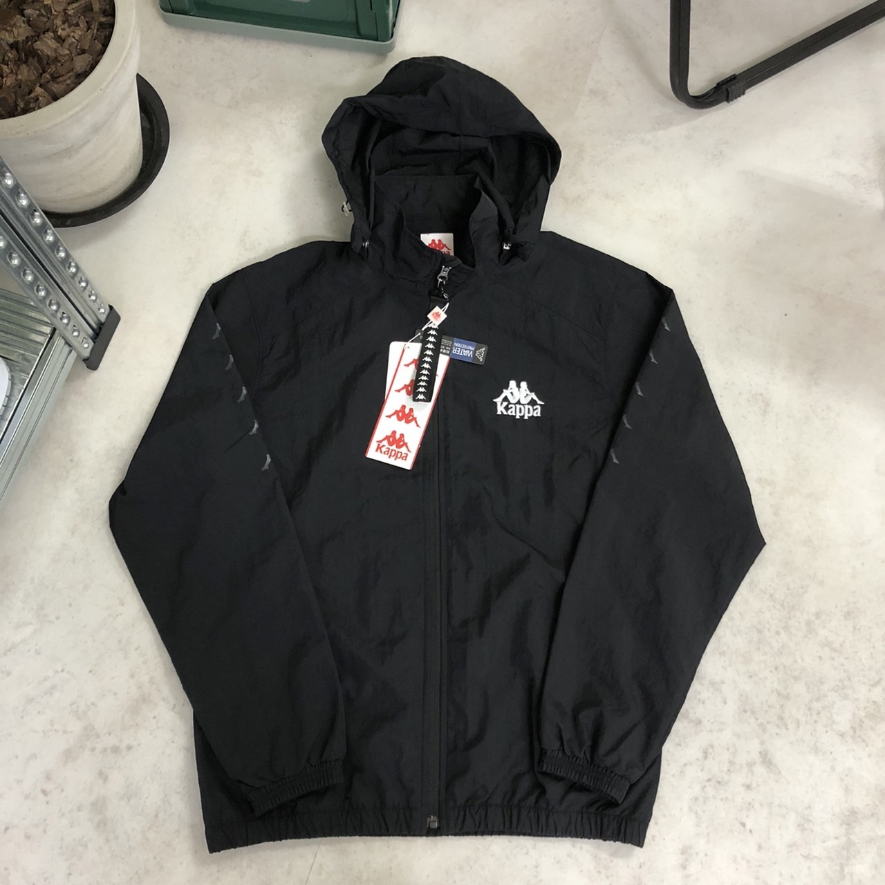 Kappa 中性輕量防潑水運動連帽外套 ｜Kombat™ 371J4XW