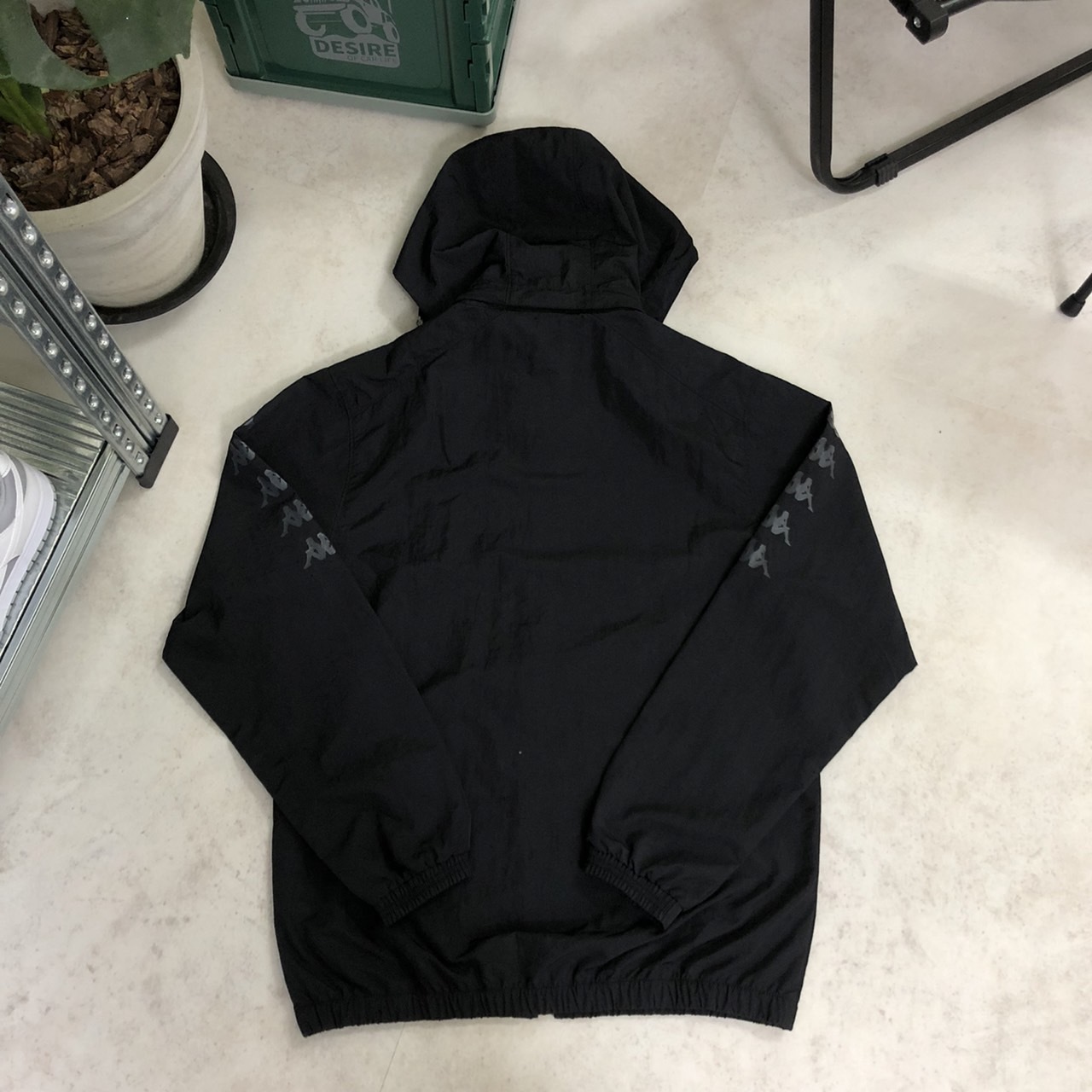 Kappa 中性輕量防潑水運動連帽外套 ｜Kombat™ 371J4XW