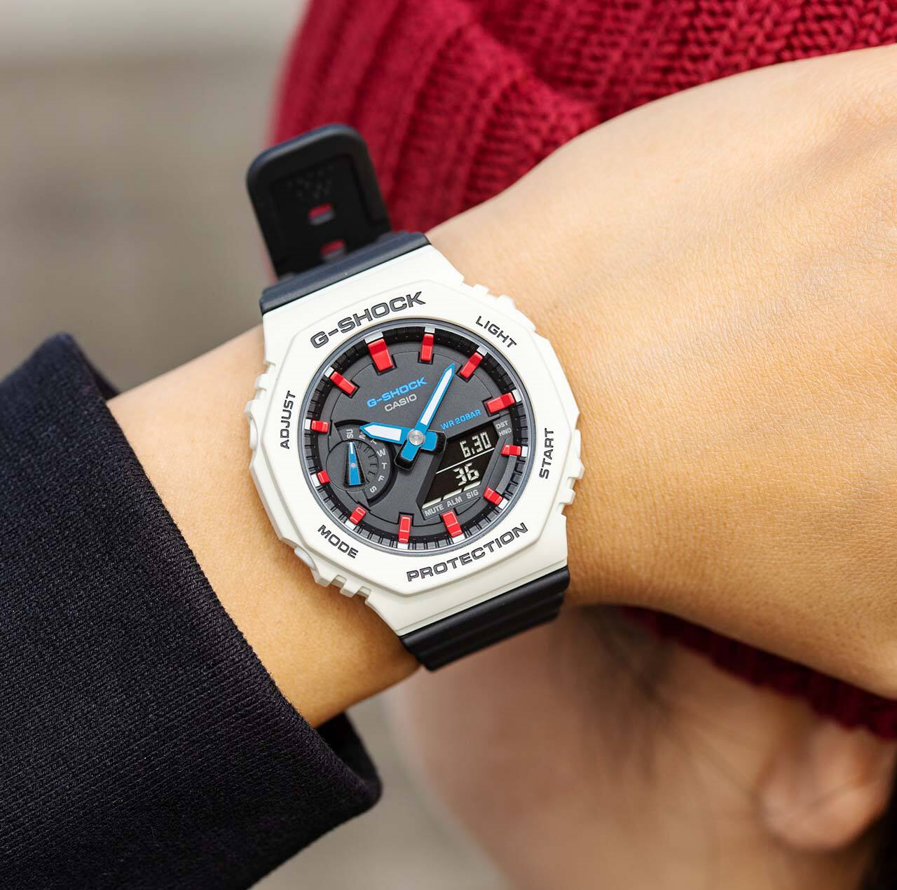 萬年鐘錶 - G-SHOCK  縮小版時尚經典八角錶殼電子錶 GMA-S2100WT-7A2 錶徑 : 42.9 mm