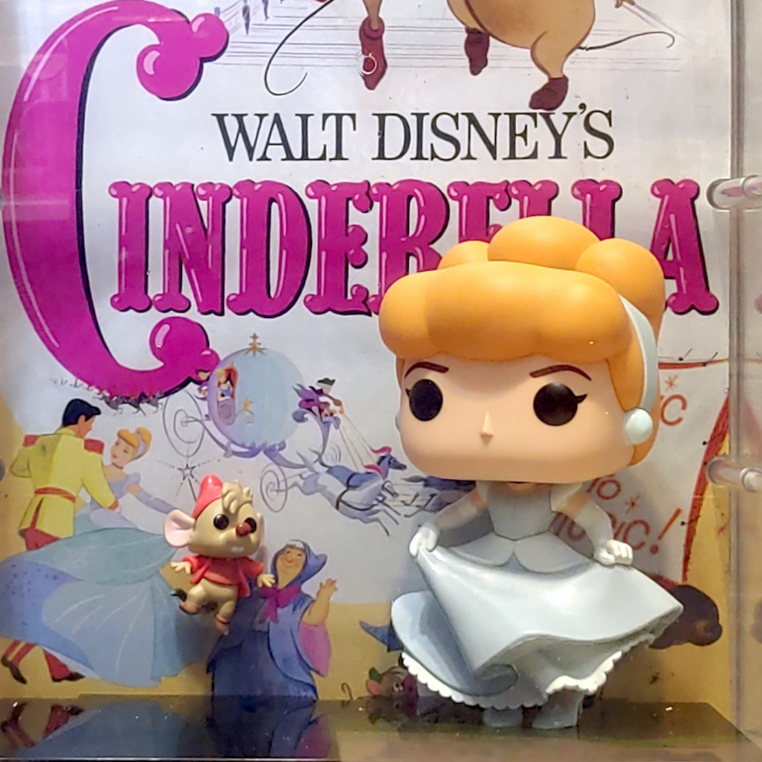 FUNKO POP<迪士尼100週年>[仙履奇緣]灰姑娘與老鼠葛斯(電影背景收藏盒)-No.12