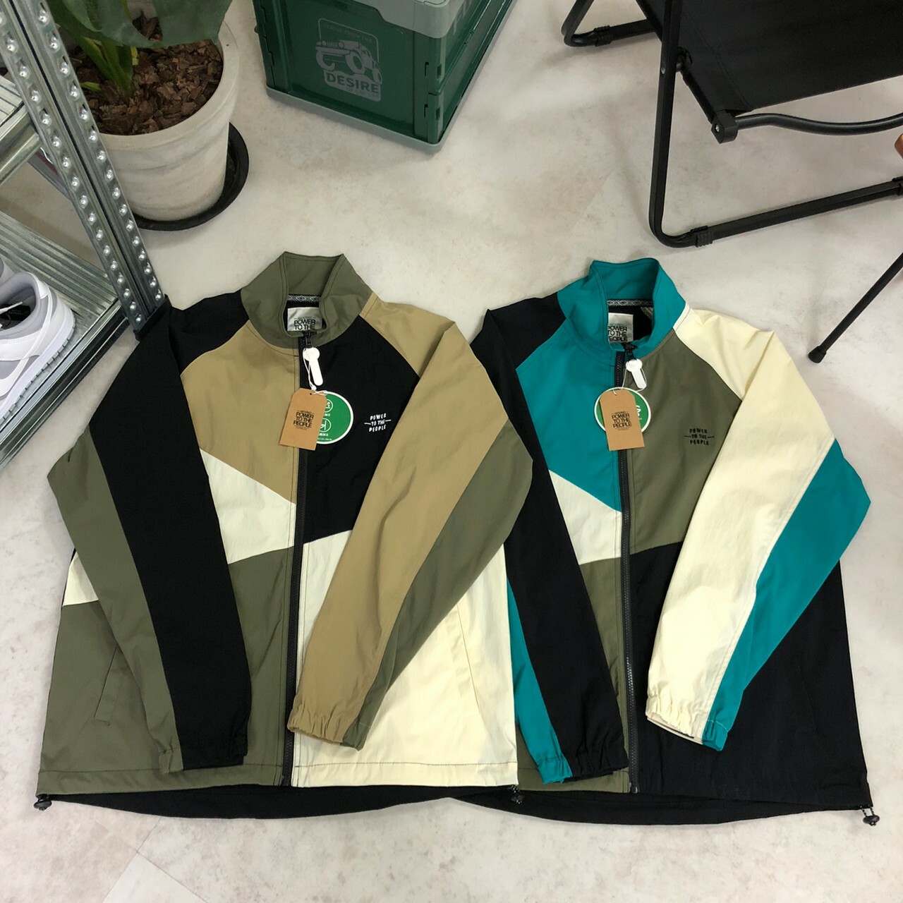 Power To The People Moving Stand Jacket 拼接色薄款外套 3301051